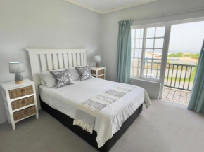 26 Settler Sands Beachfront Accommodation Sea View